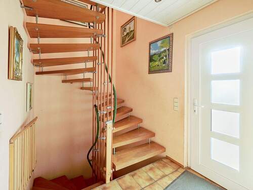 Treppenhaus - 5 Zimmer Doppelhaushälfte zum Kaufen in Waghäusel