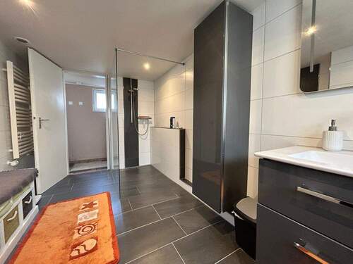 Badezimmer Erdgeschoss - 