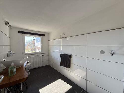 Bad Obergeschoss mit Fenster - 