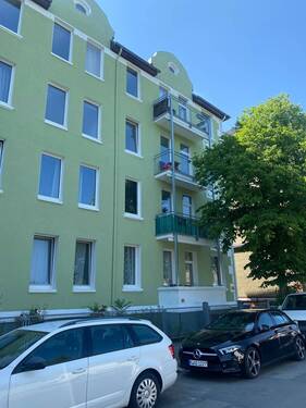 Fassade 3.jpg - Mehrfamilienhaus mit 12 Wohnungen