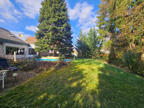 Gartenseite - Außergewöhnliches Architektenhaus Garage Pool in Top-Lage von Homburg-Kirrberg