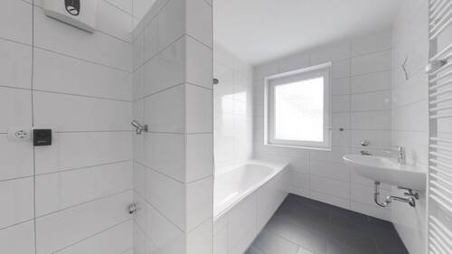Bdezimmer - Etagenwohnung mit 85,00 m&sup2; in Düsseldorf zum Kaufen