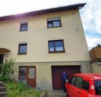 Zweifamilienhaus mit viel Potenzial in bevorzugter Lage von Weikersheim