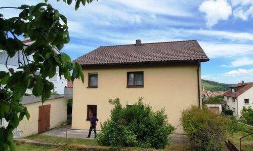 Außenansicht - 7 Zimmer Mehrfamilienhaus, Wohnhaus zum Kaufen in Weikersheim