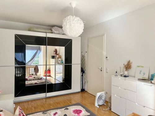 Schlafzimmer Ansicht 2 - 