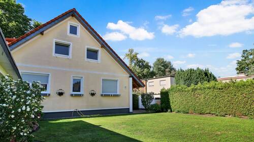 Vorderansicht - 6 Zimmer Einfamilienhaus zum Kaufen in Berlin