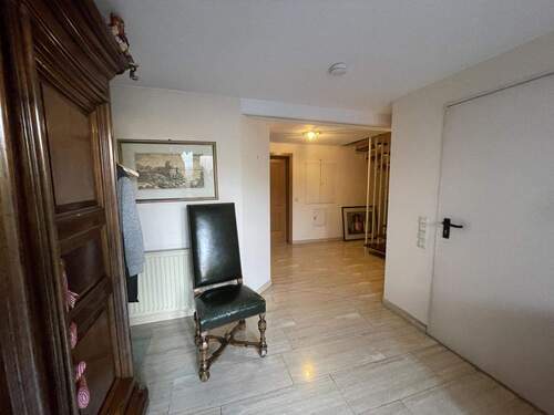 Diele im Untergeschoss - Einfamilienhaus mit 141,00 m² in Offenburg zum Kaufen