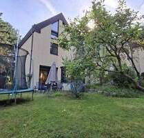 Großzügiges Reihenendhaus mit schönem Südwestgarten in Berlin-Lankwitz