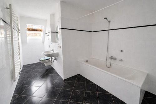 Badezimmer - 2 Zimmer Etagenwohnung in Chemnitz