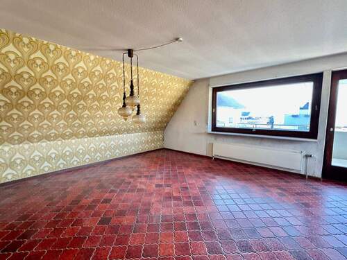 Großzügiges Wohnzimmer im OG - 