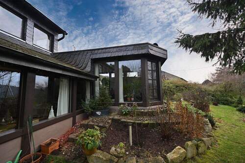 Seitenansicht - 9 Zimmer Einfamilienhaus zum Kaufen in Neustadt