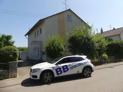 Einfahrt zum Haus - 3 Zimmer Etagenwohnung in Sigmaringen