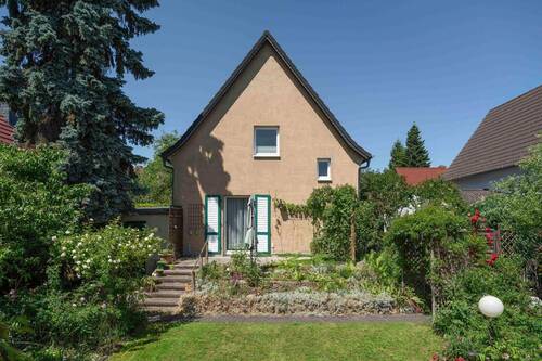Gartenansicht - Charmantes 30er Jahre Siedlungshaus im beliebten Musikerviertel von Babelsberg