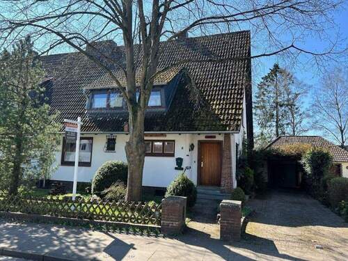 Außenansicht vorne.jpg - 4 Zimmer Doppelhaushälfte in Reinbek