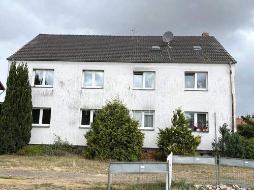Straßenansicht - Mehrfamilienhaus mit 4 Einheiten