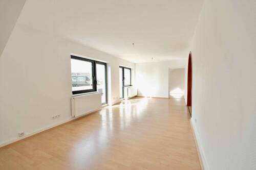Wohnzimmer - 3 Zimmer Etagenwohnung in Düsseldorf