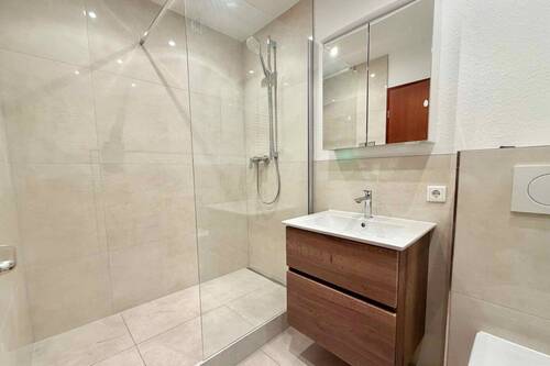 Badezimmer mit Dusche - 