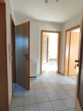 Flur / Diele - 3 Zimmer Etagenwohnung zur Miete in Hennef (Sieg)