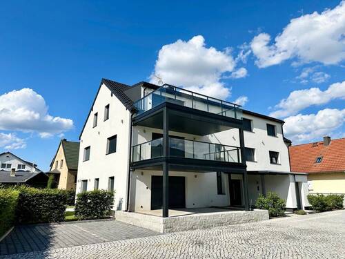 Hausansicht - *moderne und großzügige 3,5 Zimmerwohnung in ruhiger und grüner Lage - ID 6478*