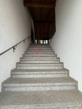 Überdachte Treppe - 