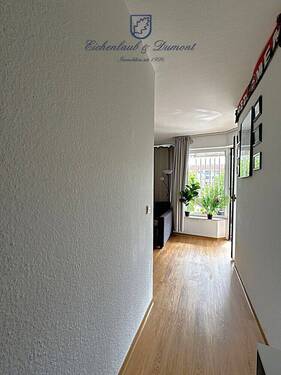 Flur - 2 Zimmer Etagenwohnung in Saarbrücken / Malstatt