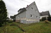 Bild 1 - Renovierungsbedürfiges 1-2-Familienhaus 2 Bäder 2 Heizungen Garage schönes Grundstück zentrumsnah