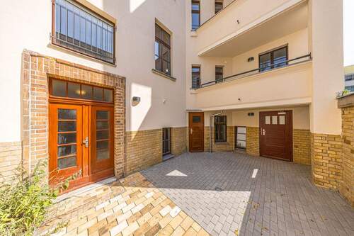 Hinterhof - 