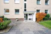 Hauseingang - 4 Zimmer Etagenwohnung zum Kaufen in Flensburg-Weiche
