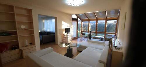 Wohnzimmer mit Wintergarten - 3 Zimmer Etagenwohnung zur Miete in Pforzheim