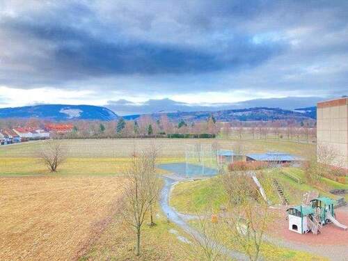 Blick aus dem Wohnzimmer - 4 Zimmer Etagenwohnung in Ohrdruf