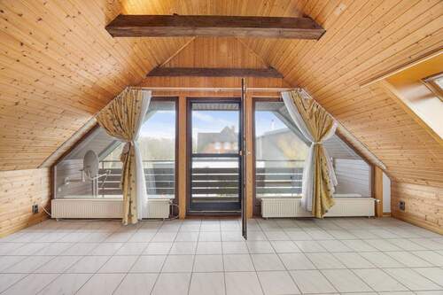 und eigenem Ausgang auf die Ost-Loggia - 