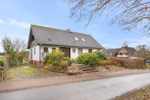 und ca. 374,63m² Wohn- und Nutzfläche - 7 Zimmer Einfamilienhaus in Stelle