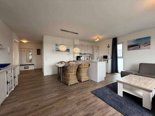 Wohn-/Esszimmer mit Küche - 