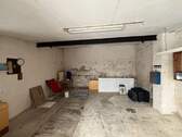große Garage mit Autogrube - 