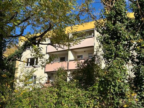 Südansicht - 4 Zimmer Etagenwohnung zum Kaufen in Erlangen