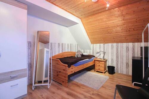 Schlafzimmer 2 im 1. OG - 