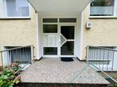 Hauseingang - 1 Zimmer Etagenwohnung zum Kaufen in Iserlohn