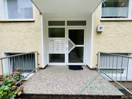 Hauseingang - 1 Zimmer Etagenwohnung zum Kaufen in Iserlohn