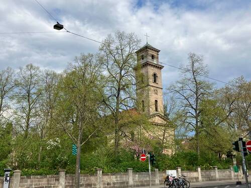 Blick zur Auferstehungskirche - 