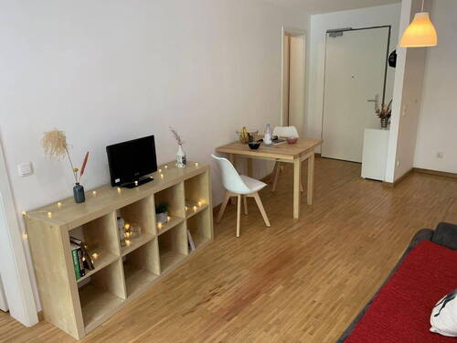 Wohn-Essbereich - 1 Zimmer Etagenwohnung zum Kaufen in München