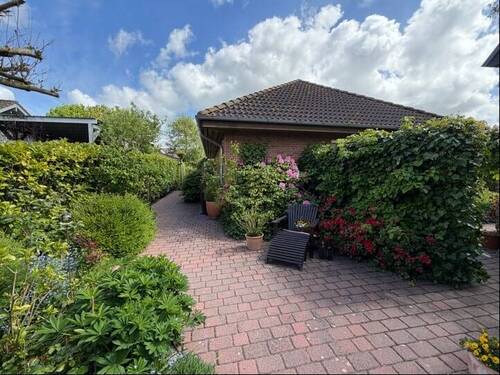 Weg zum Carport - 