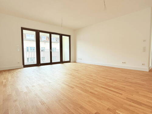 Wohnzimmer mit Offene Küche - Etagenwohnung mit 71,70 m² in Berlin zum Kaufen