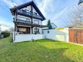 Haus (Ansicht Garten) - *Charmantes und gut Aufgeteiltes Generationenhaus mit 4 Wohneinheiten in Freising*