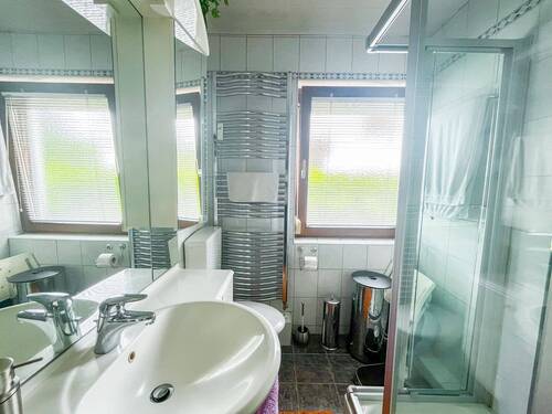 Badezimmer - EG Wohnung - 
