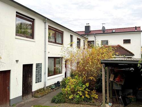 Hausansicht Hinten - 1 Zimmer Mehrfamilienhaus, Wohnhaus in Pinneberg
