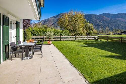 Garten - Hübsches Landhaus am Tegernsee - 2.900.000,00&nbsp;EUR Kaufpreis, ca.&nbsp; 191,00&nbsp;m&sup2;&nbsp;Wohnfl&auml;che