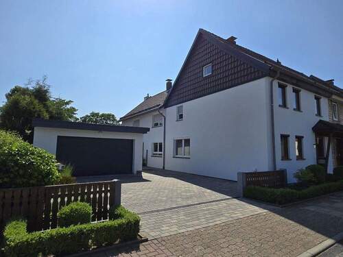 Seitenansicht - 7 Zimmer Doppelhaushälfte zum Kaufen in Bad Grund