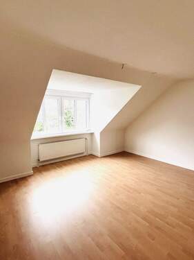 Zimmer 2 Dachgeschoß.jpg - 