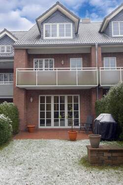 Rückseite mit Balkon/Terrasse.jpg - 5 Zimmer Reihenmittelhaus zur Miete in Schwedeneck