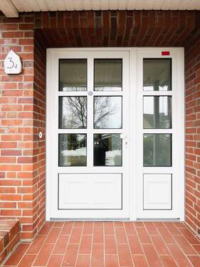 Eingang 1.jpg - Reihenmittelhaus mit 153,00 m&sup2; in Schwedeneck zur Miete